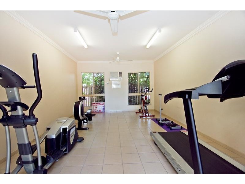 203/2-8 Centenary Close, Manoora QLD 4870