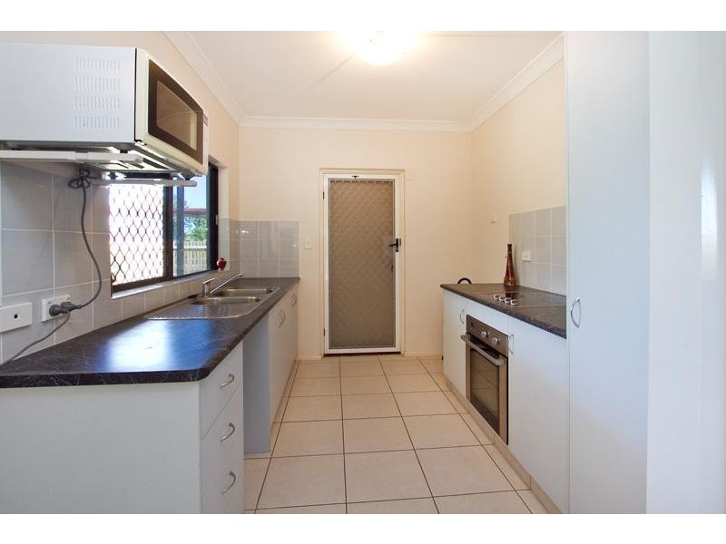 108 Callaghan Street, Mooroobool QLD 4870