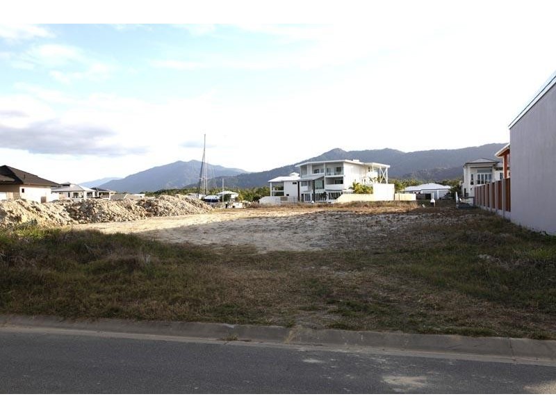 11 Brindabella Quay, Trinity Park QLD 4879