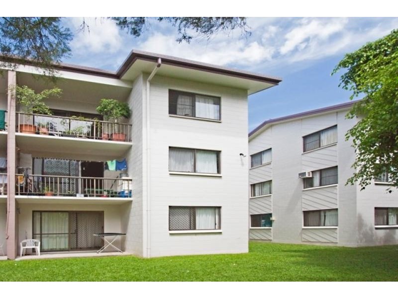 2/173 Mayers Street, Manoora QLD 4870