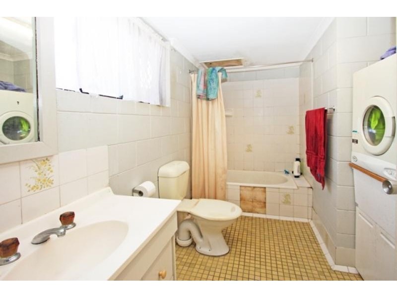 2/173 Mayers Street, Manoora QLD 4870