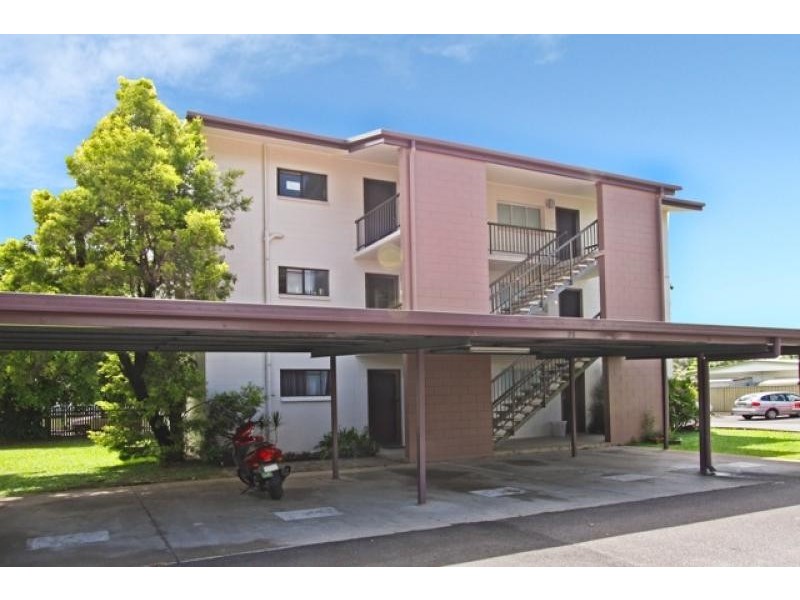 2/173 Mayers Street, Manoora QLD 4870