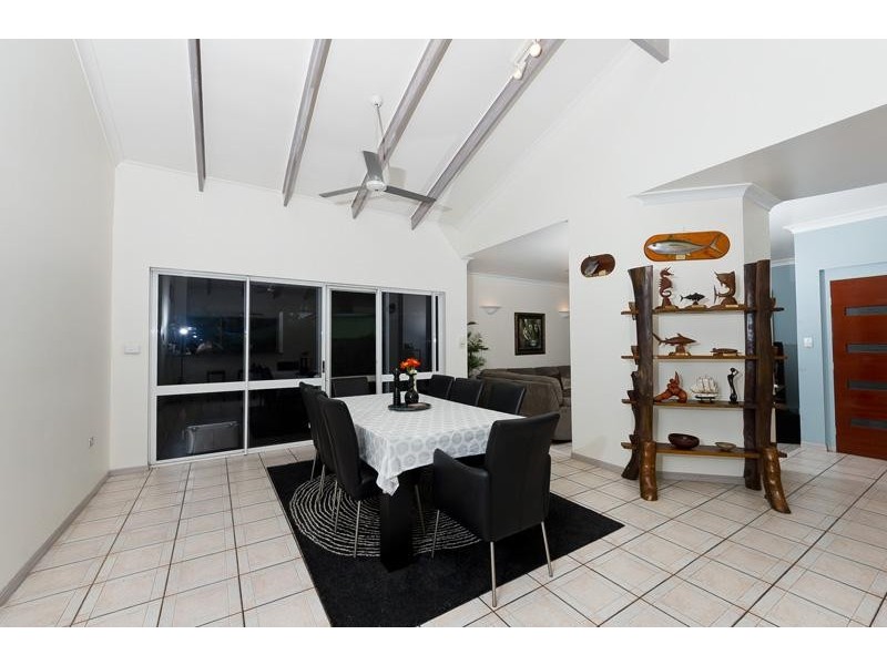 7 Cassandra Close, Mooroobool QLD 4870