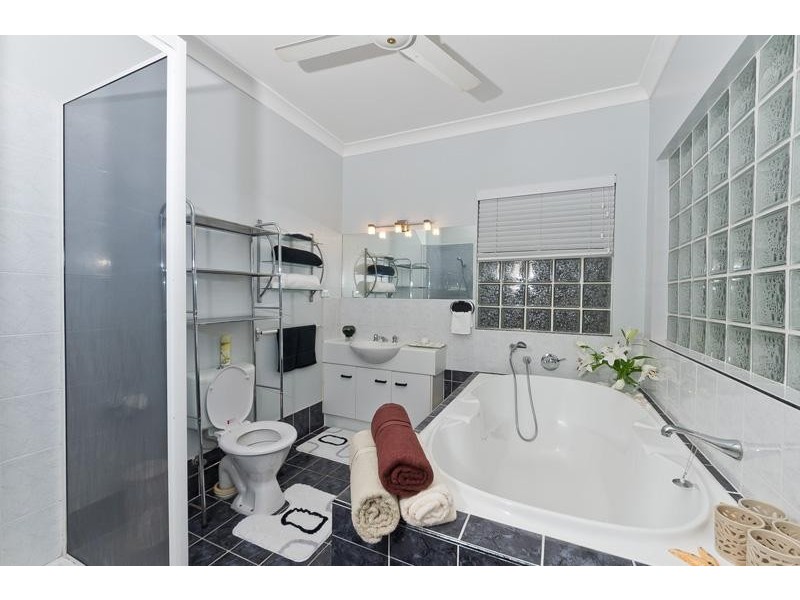 7 Cassandra Close, Mooroobool QLD 4870