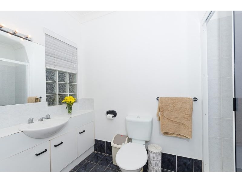 7 Cassandra Close, Mooroobool QLD 4870