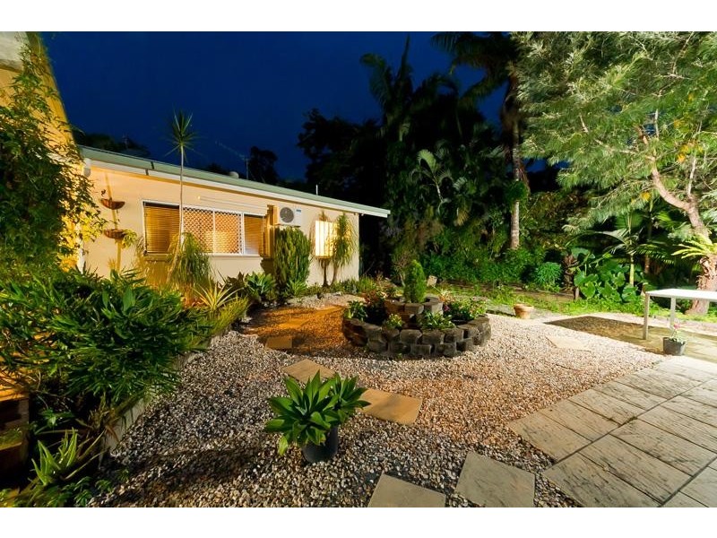 7 Cassandra Close, Mooroobool QLD 4870