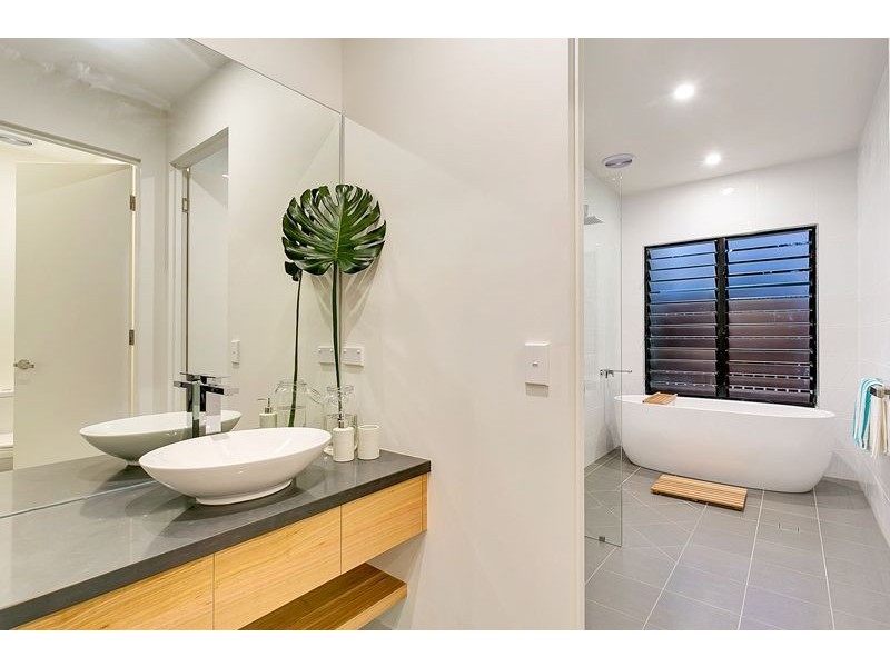 4/23-33 Upolu Esplanade, Clifton Beach QLD 4879