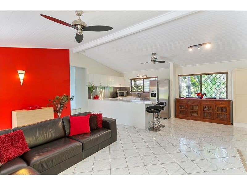 10 Cicero Close, Mooroobool QLD 4870