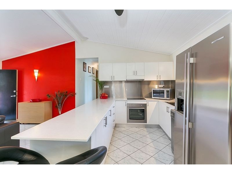 10 Cicero Close, Mooroobool QLD 4870