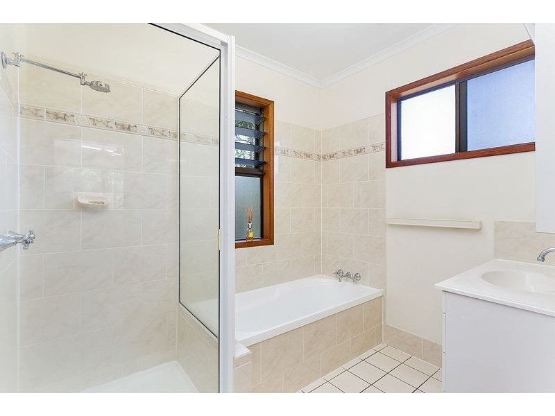 10 Cicero Close, Mooroobool QLD 4870