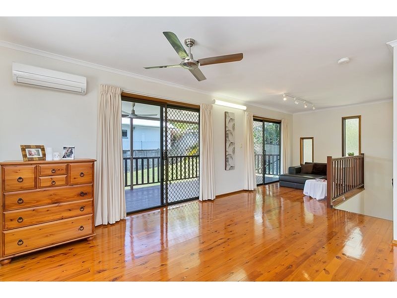 10 Cicero Close, Mooroobool QLD 4870