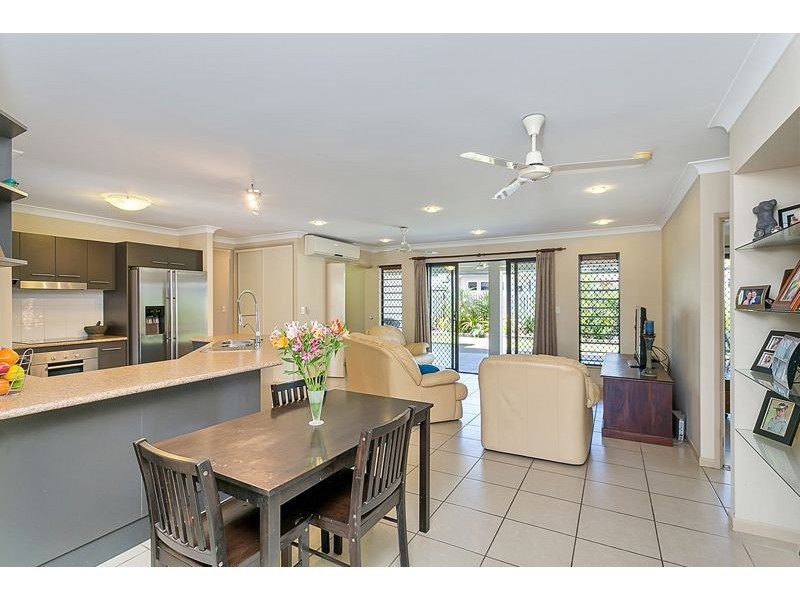 6 Icefire Quay, Trinity Park QLD 4879