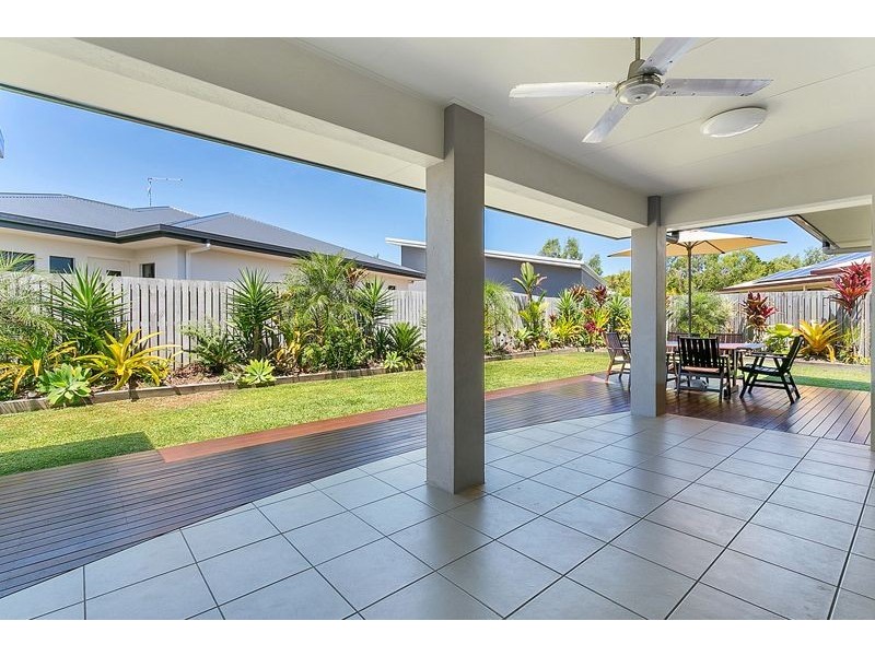 6 Icefire Quay, Trinity Park QLD 4879
