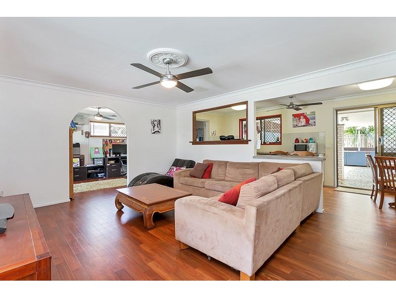 4 Gardenia Court, Mooroobool QLD 4870