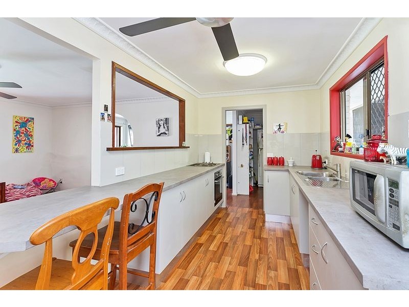 4 Gardenia Court, Mooroobool QLD 4870