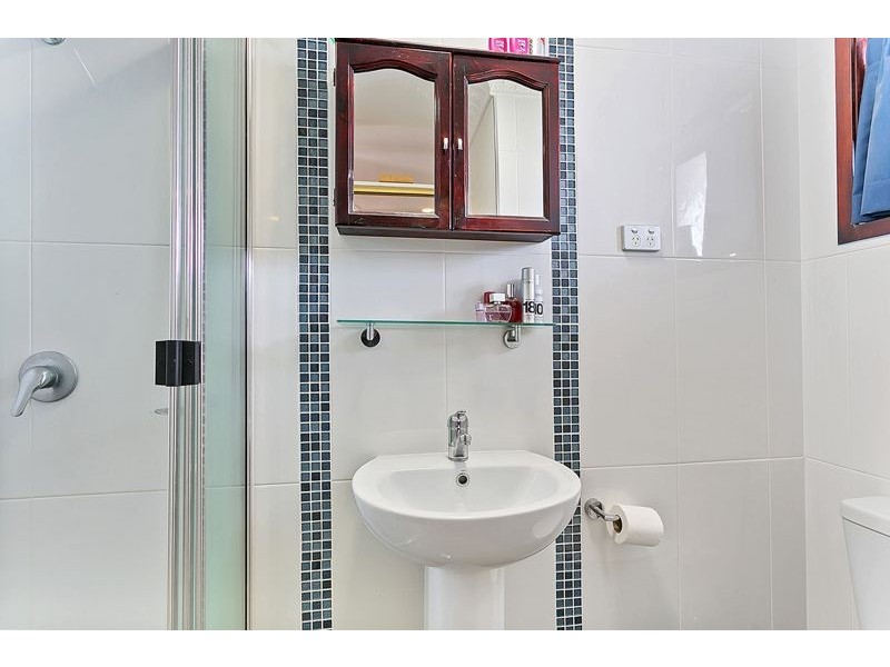 4 Gardenia Court, Mooroobool QLD 4870