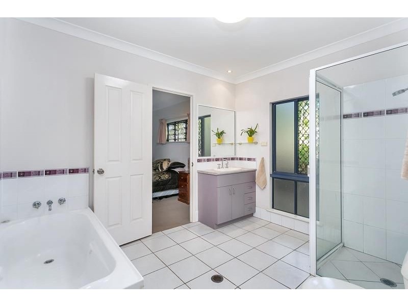 16 Howie Close, Kewarra Beach QLD 4879