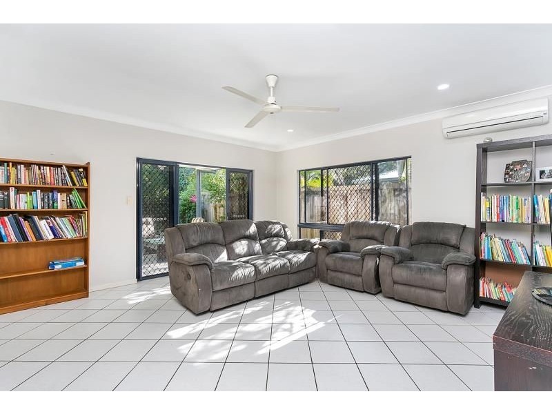 16 Howie Close, Kewarra Beach QLD 4879