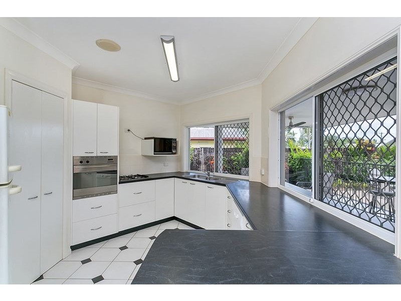 78 Callum Street, Mooroobool QLD 4870