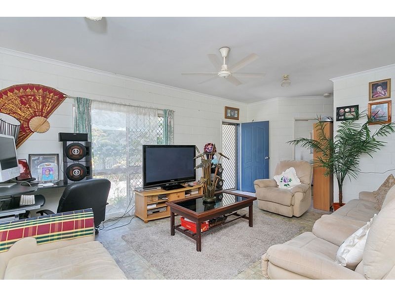 22 Clarke Street, Manunda QLD 4870