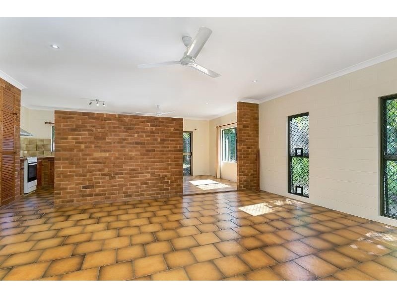 7 Buchan Street, Palm Cove QLD 4879