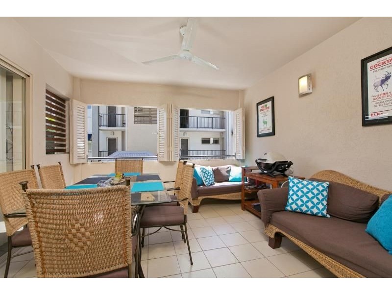 303/2 Centenary Close, Manoora QLD 4870