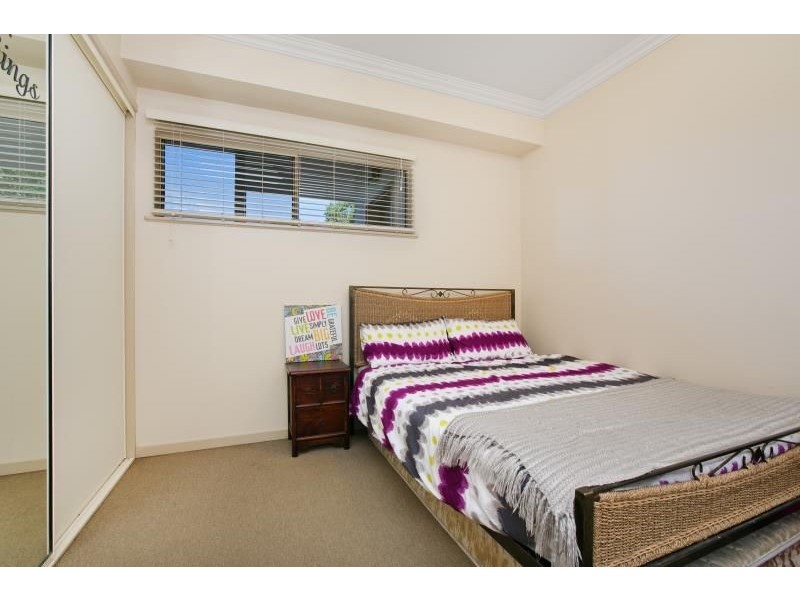 303/2 Centenary Close, Manoora QLD 4870