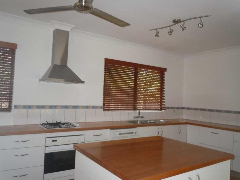 13 Coleus Court, Mooroobool QLD 4870