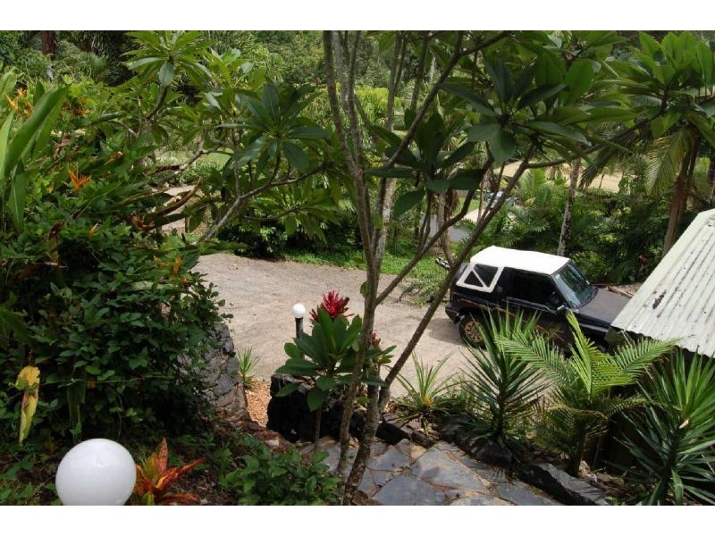 269 Toogood Road, Bayview Heights QLD 4868