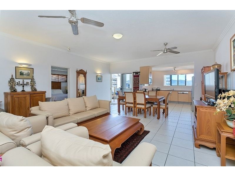 17/79 Spence Street, Cairns City QLD 4870