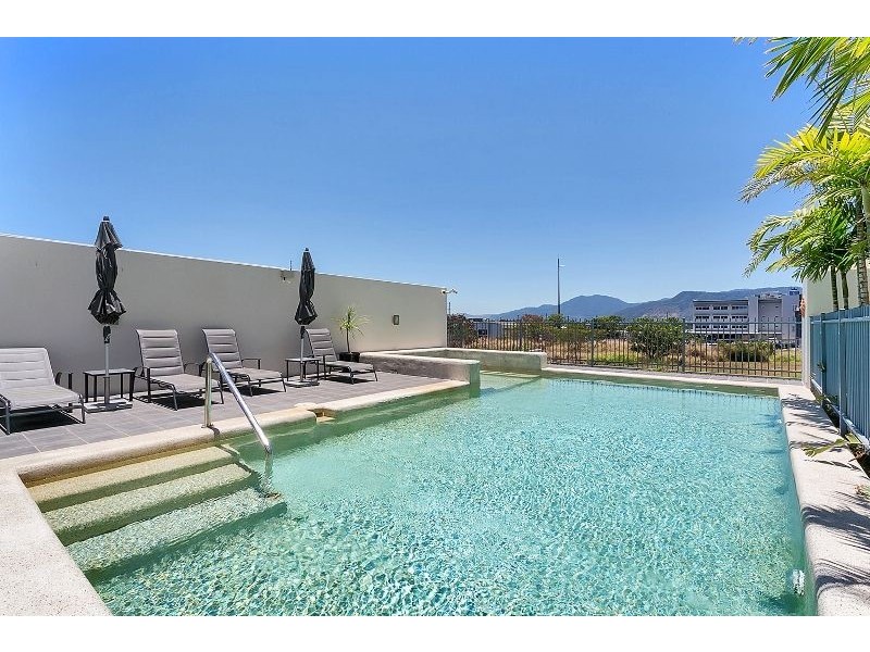 17/79 Spence Street, Cairns City QLD 4870