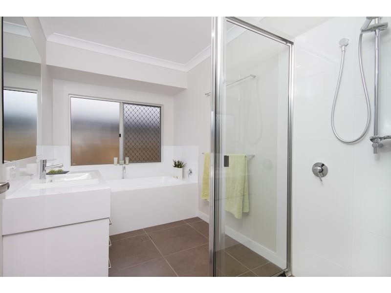 16 Parrot Close, Kanimbla QLD 4870