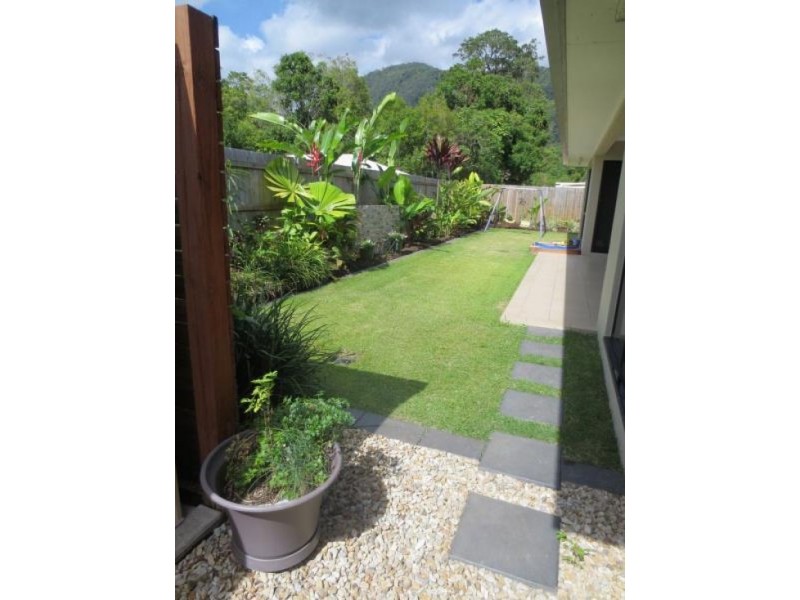 27 Ainscow Drive, Bentley Park QLD 4869