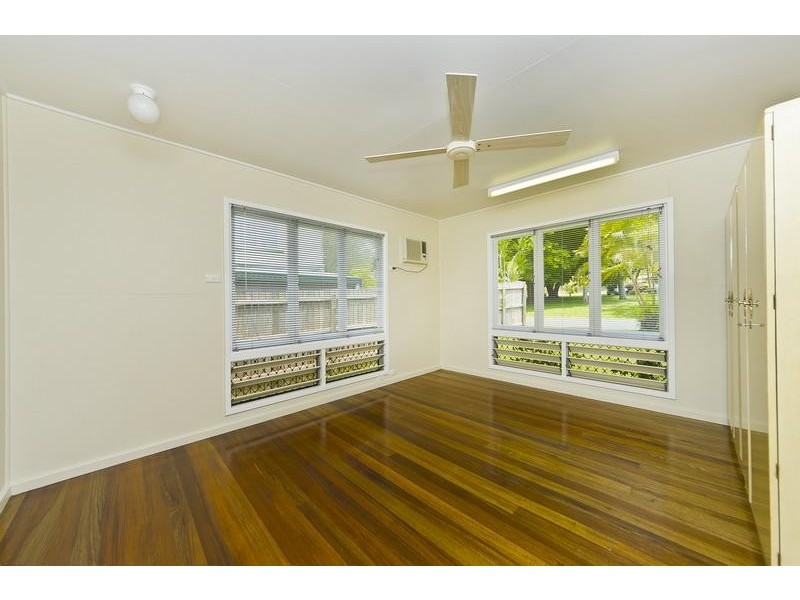 17 Kevin Street, Whitfield QLD 4870