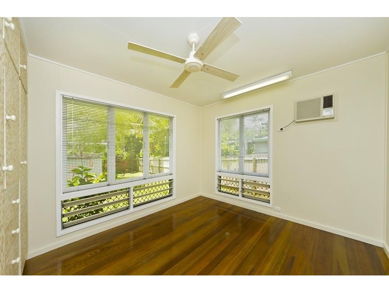 17 Kevin Street, Whitfield QLD 4870