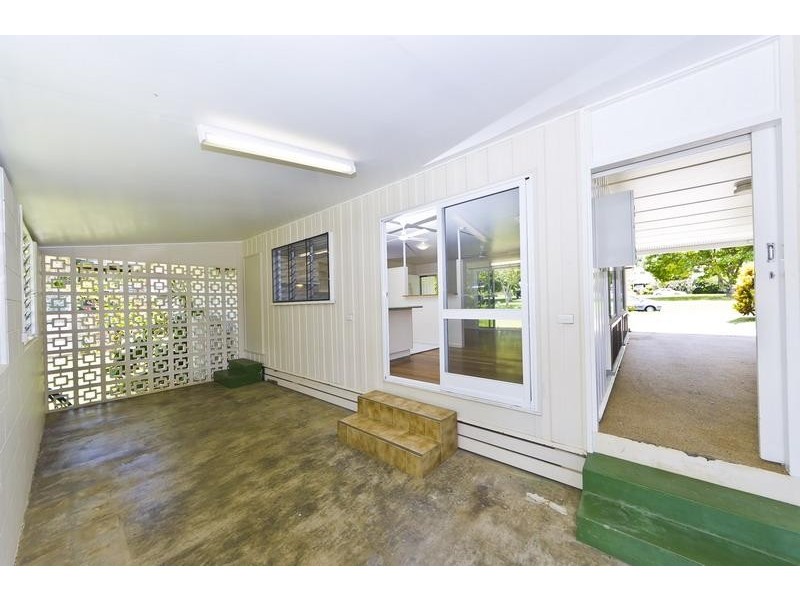 17 Kevin Street, Whitfield QLD 4870