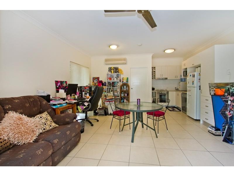 40/1 Ernest St, Redlynch QLD 4870