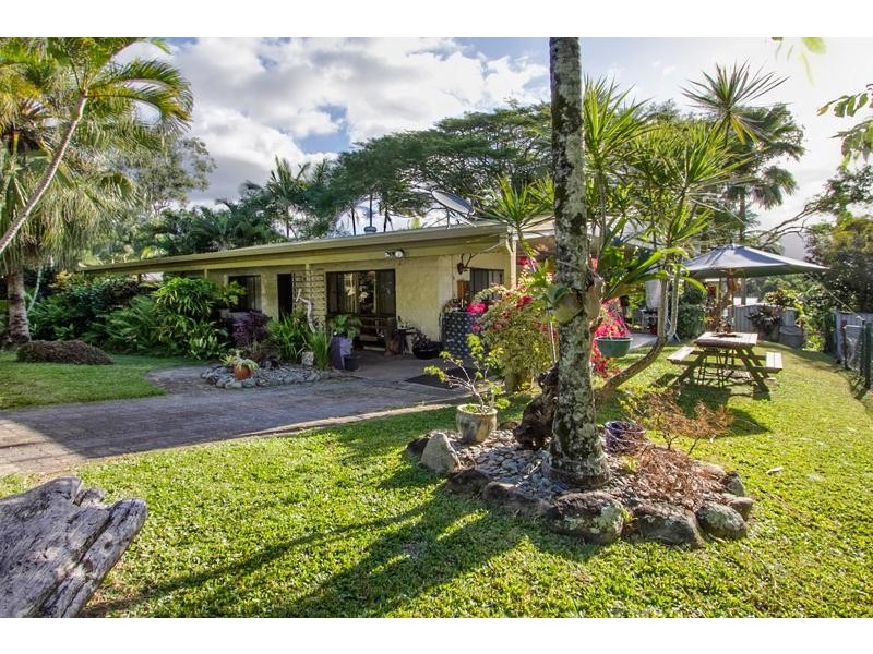 32 Moresby Street, Trinity Beach QLD 4879