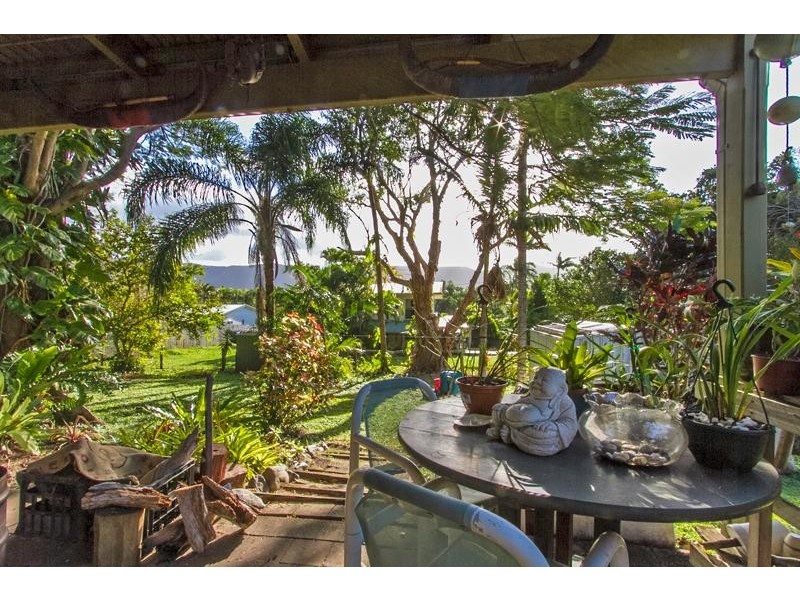 32 Moresby Street, Trinity Beach QLD 4879