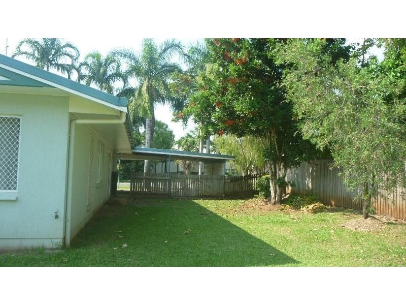 14 Michaelangelo Drive, Redlynch QLD 4870