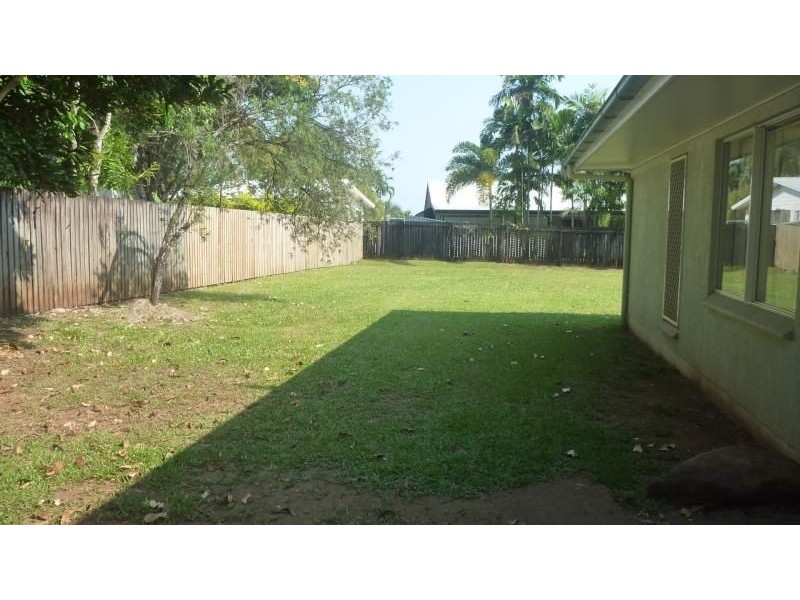 14 Michaelangelo Drive, Redlynch QLD 4870
