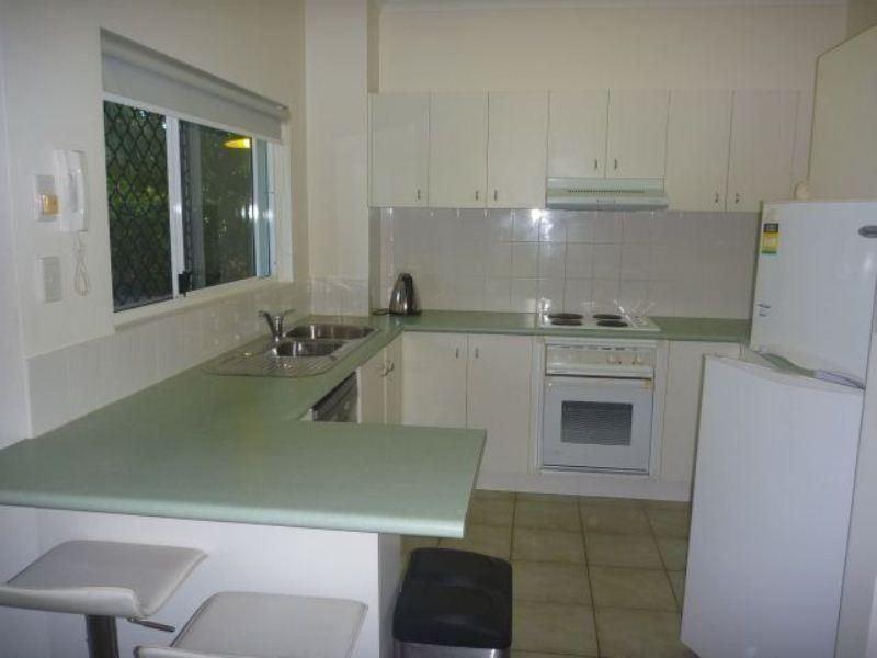 1/98-100 Moore Street, Trinity Beach QLD 4879