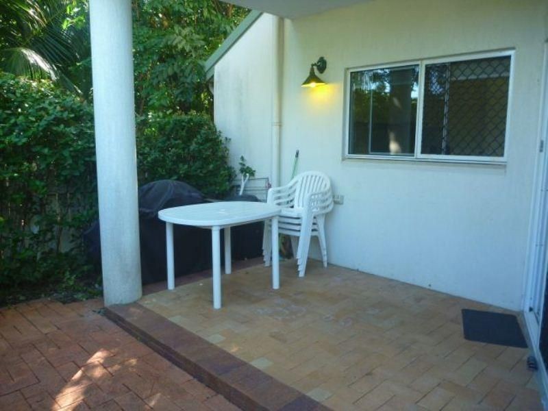 1/98-100 Moore Street, Trinity Beach QLD 4879