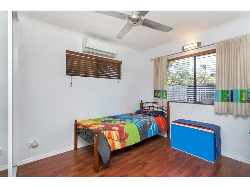 4 Fuscia Court, Mooroobool QLD 4870