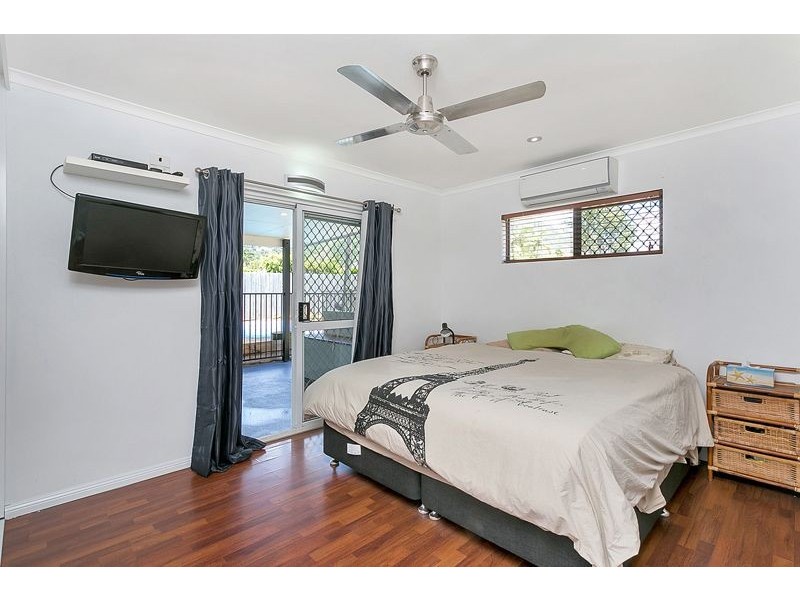 4 Fuscia Court, Mooroobool QLD 4870