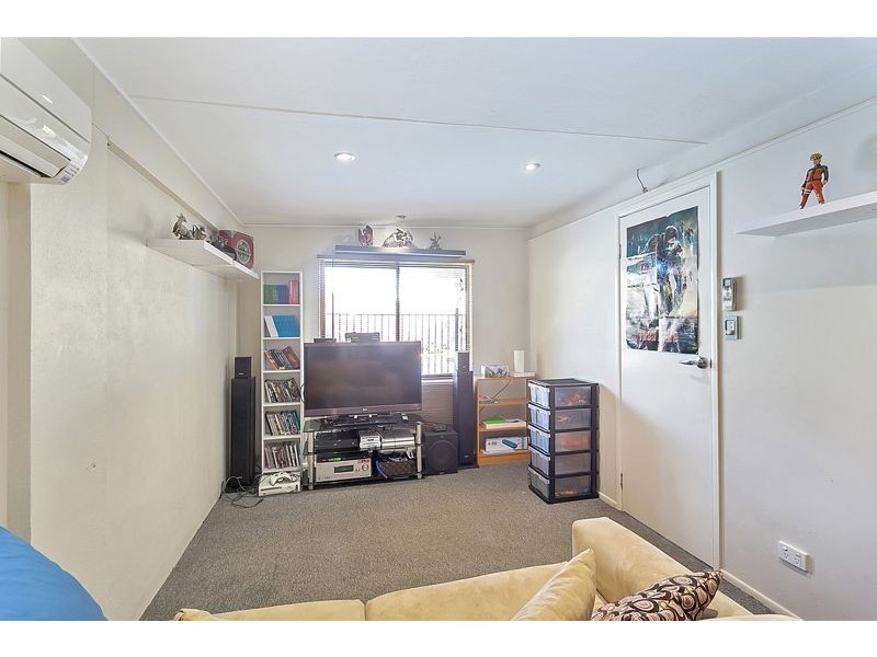 4 Fuscia Court, Mooroobool QLD 4870