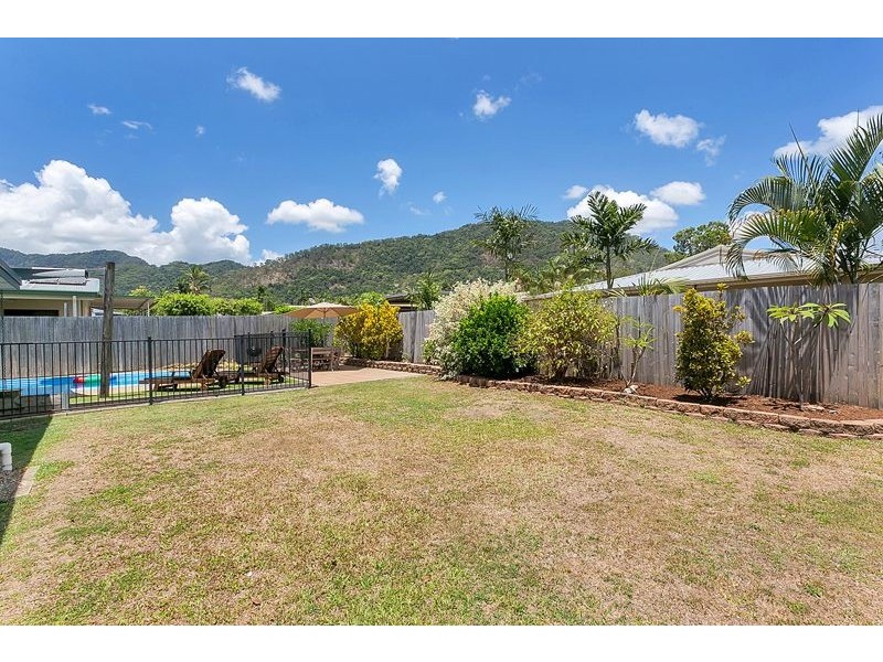 4 Fuscia Court, Mooroobool QLD 4870