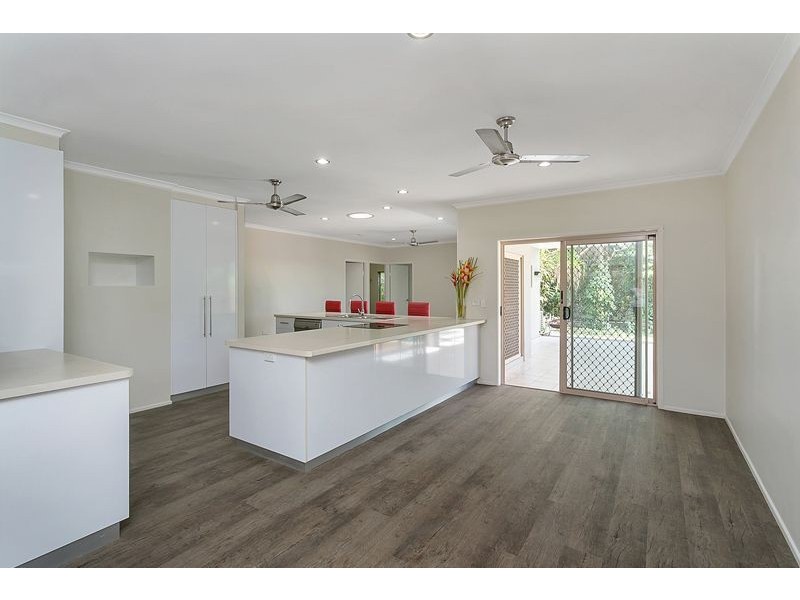 60 Callum Street, Mooroobool QLD 4870