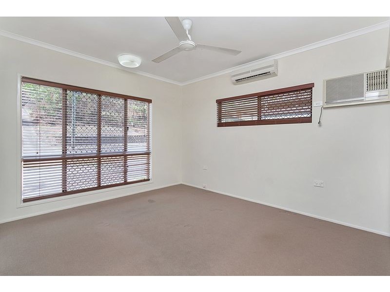 60 Callum Street, Mooroobool QLD 4870