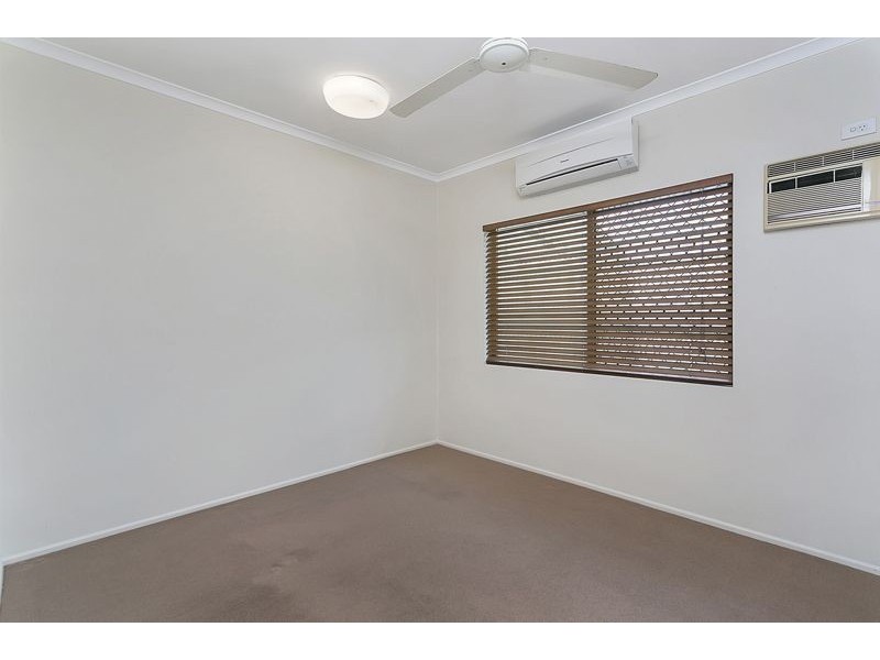 60 Callum Street, Mooroobool QLD 4870